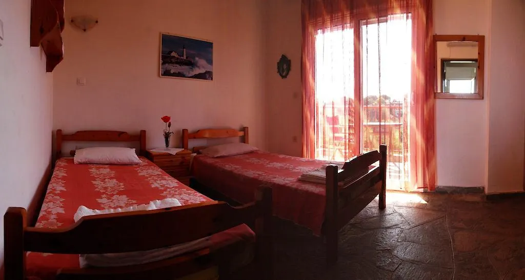 Appartamento Aris Pension Agia Paraskevi